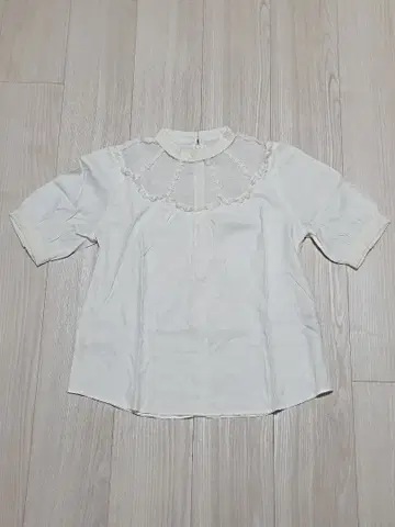 an another angelus 블라우스