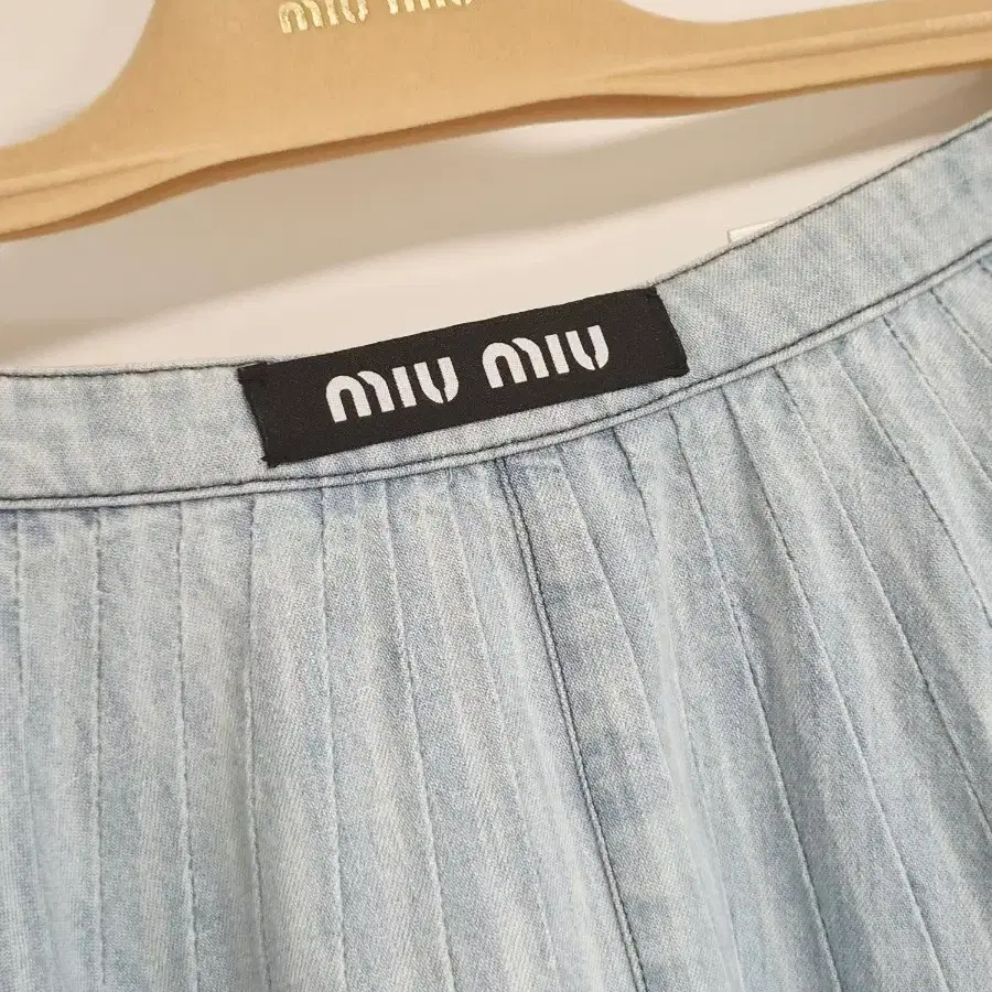 미우미우 MIU MIU 데님 플레어 롱스커트 38