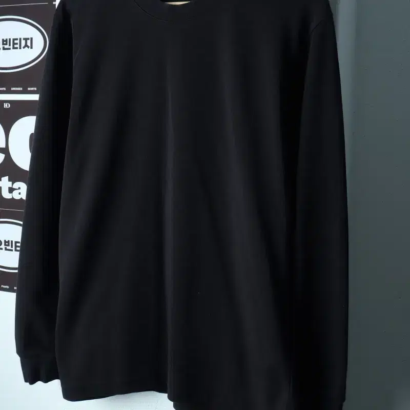 (L) 유니클로 긴팔티셔츠 U라인 무지 블랙 놈코어-H39495