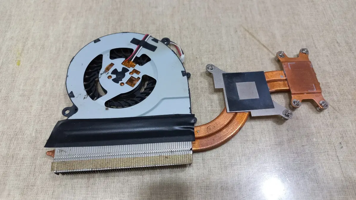 삼성 노트북 nt370r5e cpu 쿨러 팝니다