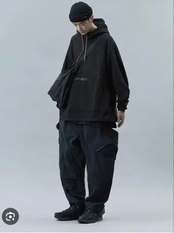 GOOPiMADE 구피메이드 블랙 후드 맨투맨