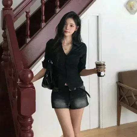 브이컷 슬림핏 7부 셔츠 블랙