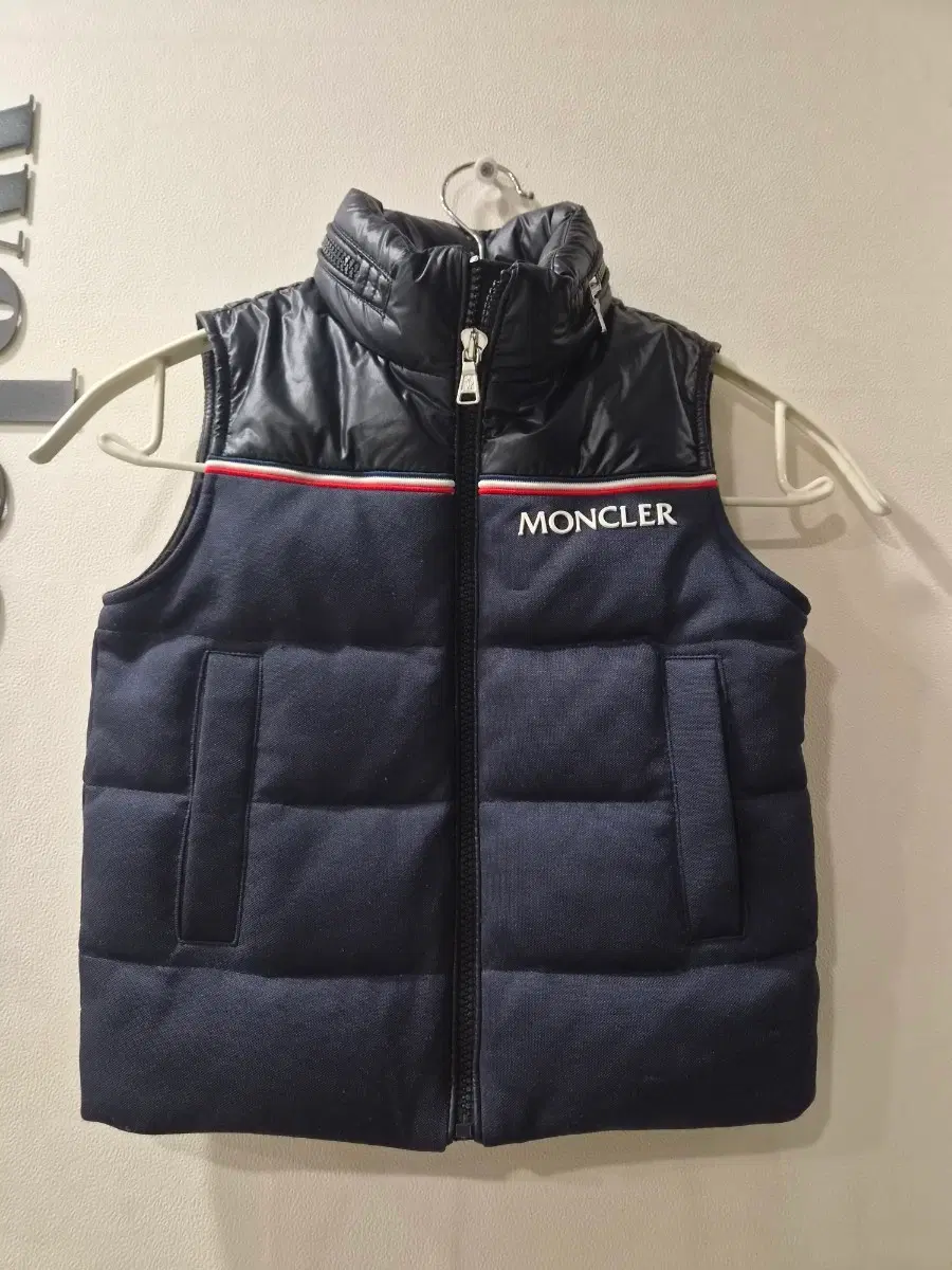 정품 몽클레어 아동 패딩 조끼
