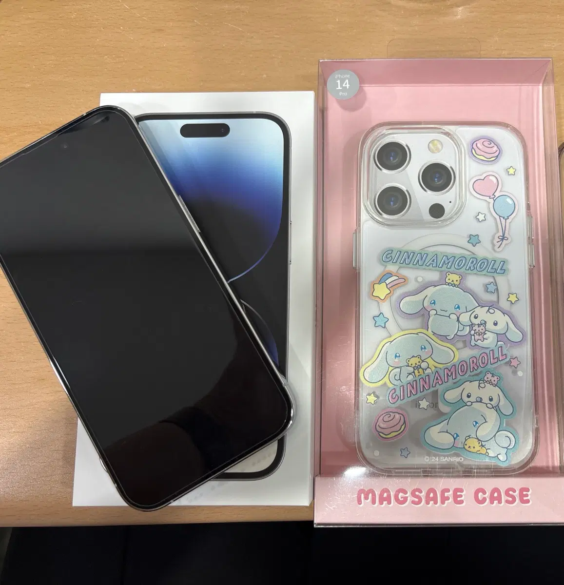 아이폰 14 Pro 256GB 실버 맥세이프 케이스 포함