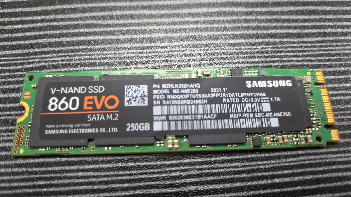 [무료배송] 디램탑재 게이밍 업그레이드 삼성전자 860 EVO M.2 250GB SSD 판매
