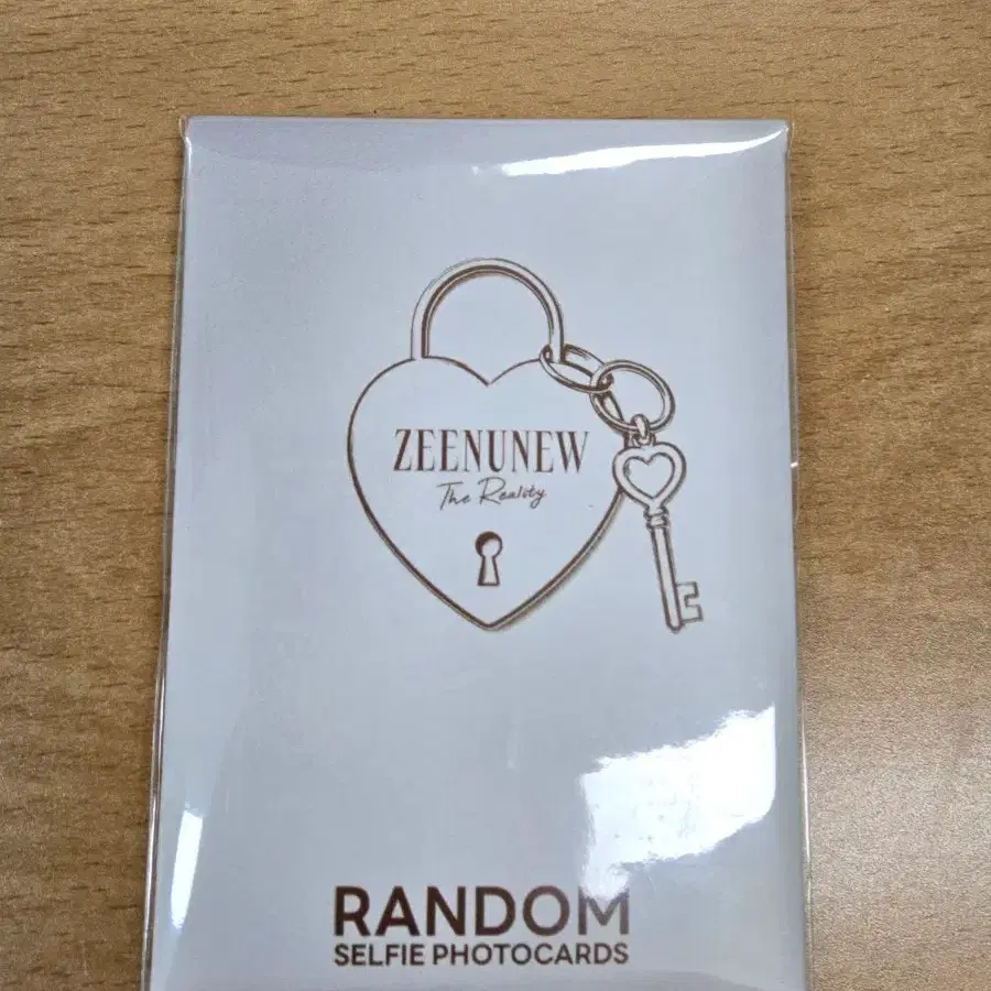 ZEENUNEW 'The Reality' 랜덤 셀피 포토카드