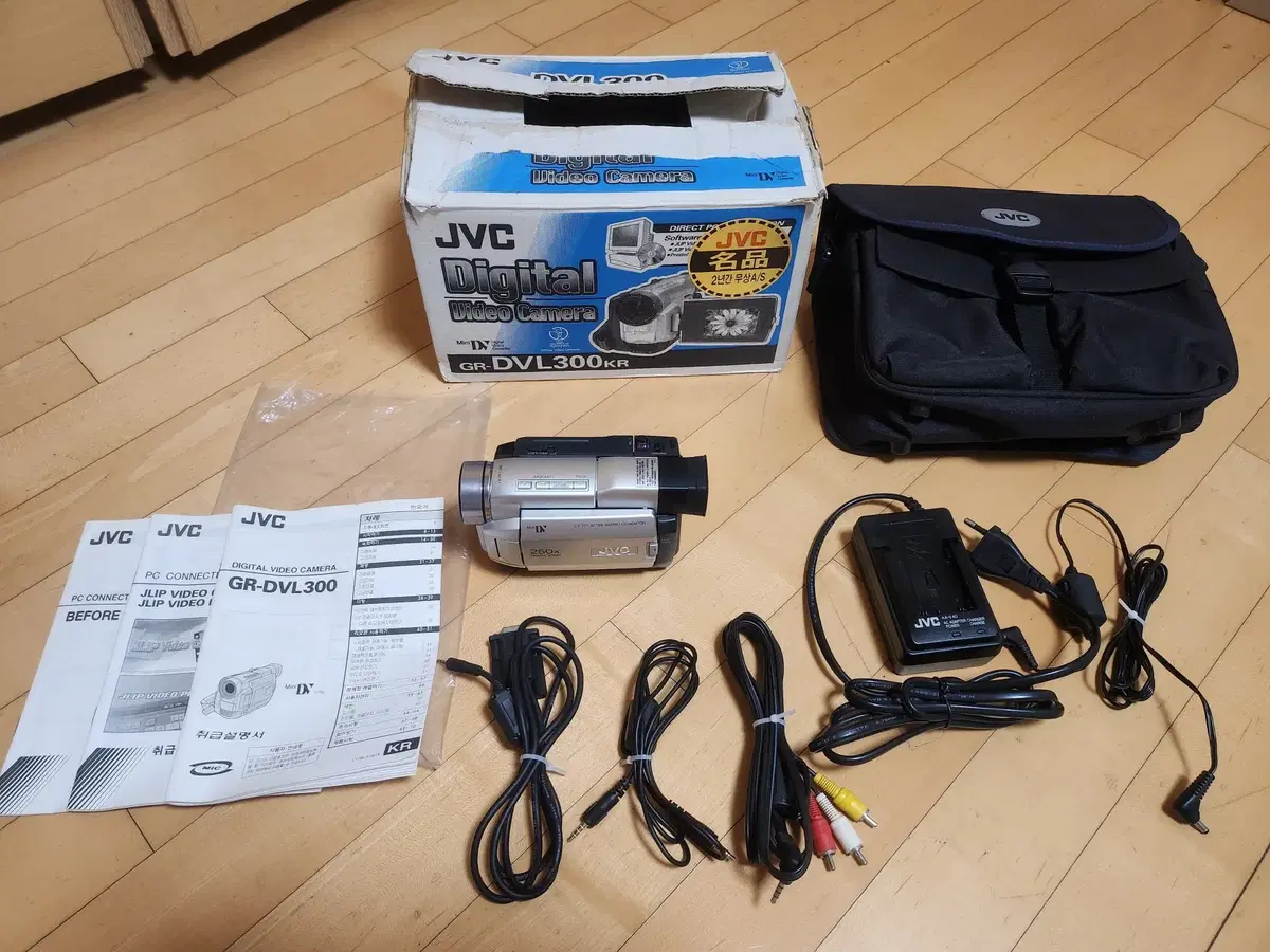 일본 JVC 국내 정발 GR-DVL300KR 6미리 디지털 비디오 캠코더 카메라 박스셋
