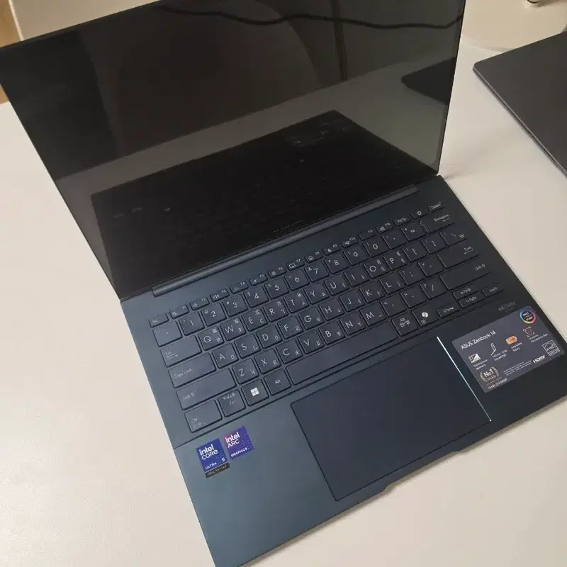 (6개월 미만 사용) 새것같은 아수스 젠북14 UX3405CA 판매합니다 (인텔 울트라5, 상태 S급)