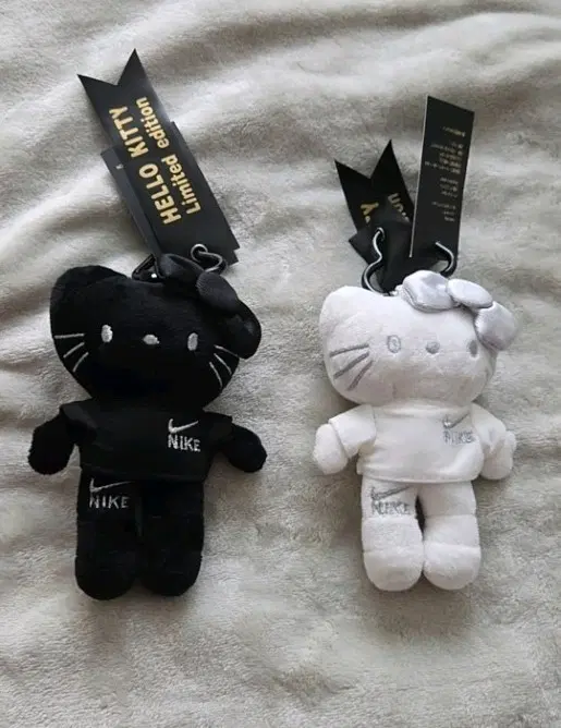 [이벤트] 산리오 헬로키티 인형 2종 다드려요