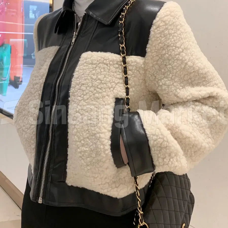 [빠른발송] 카우 레더 자켓 배색 뽀글이 연말룩 가죽자켓 세미크롭 카라