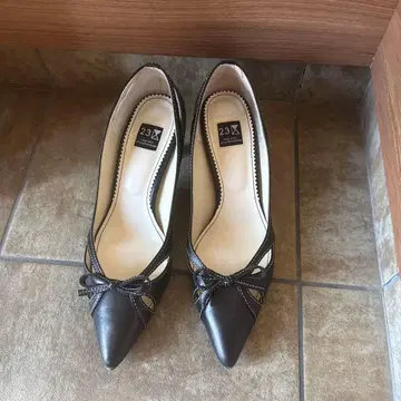 23구 펌프스 블랙 리본 24.5cm