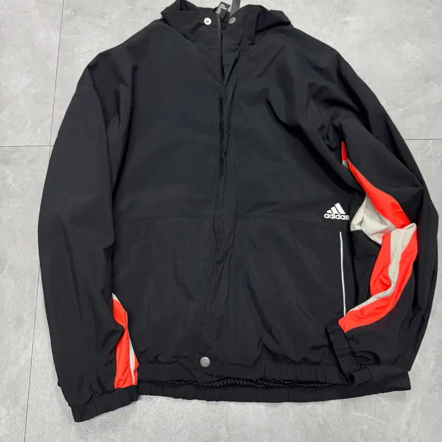 100 아디다스 adidas 바람막이
