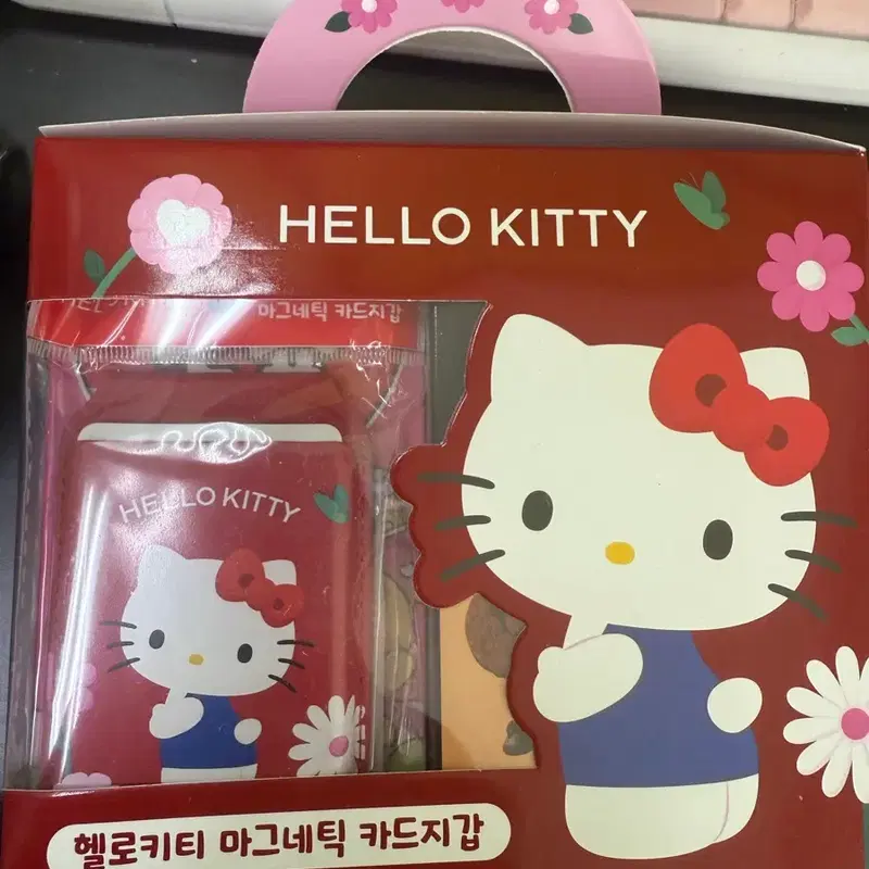 세븐일레븐 헬로키티 마그네틱 카드지갑