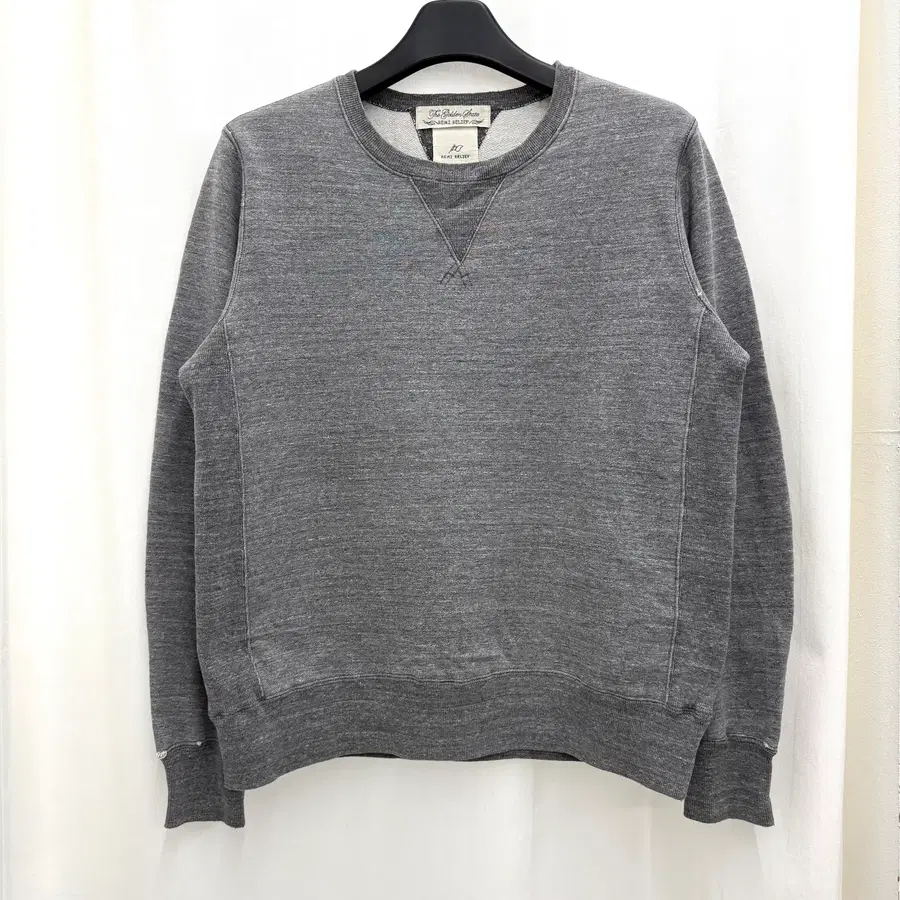 remi relief 스웻셔츠