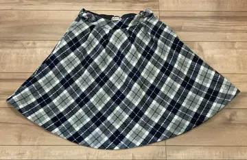 폼포네트 체크 무늬 플레어 스커트 겨울 L 160cm 포켓 있음