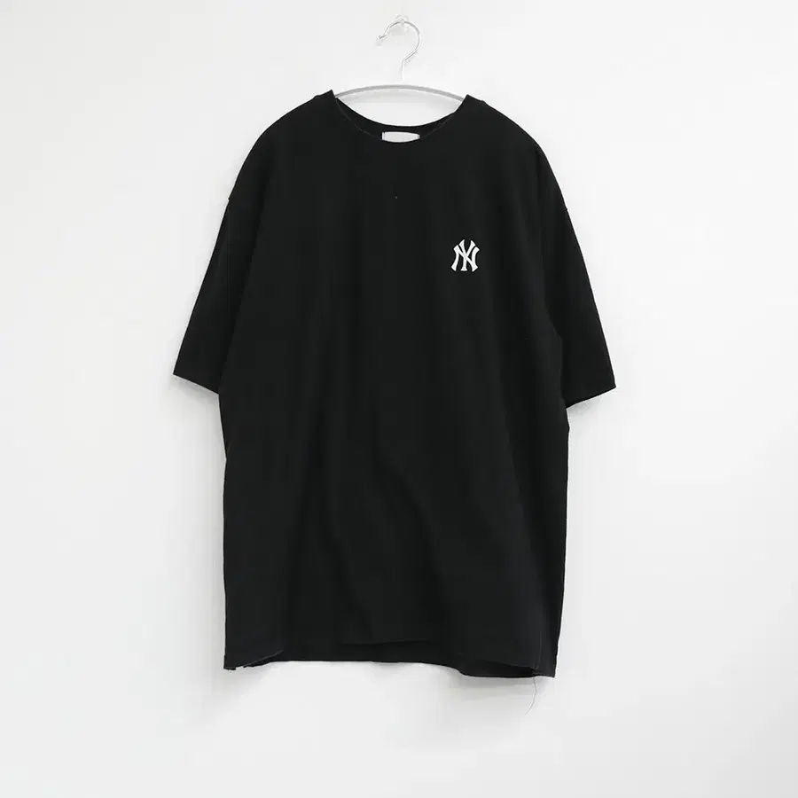 엠엘비 로고 블랙 오버핏 반팔 티셔츠