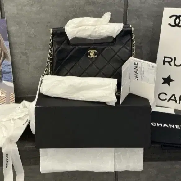 샤넬 CHANEL SS25 프리 컬렉션 램스킨 쇼퍼백 사진 1
