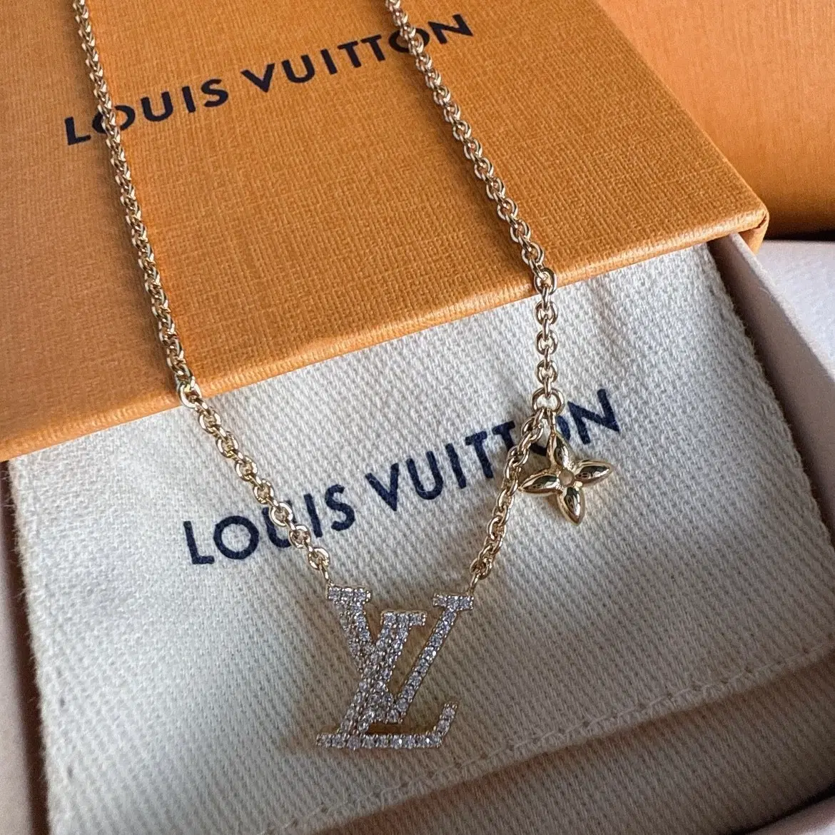 루이비통 LV 다이아 목걸이