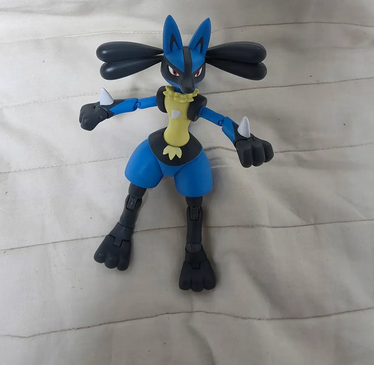 shf 루카리오 팝니다