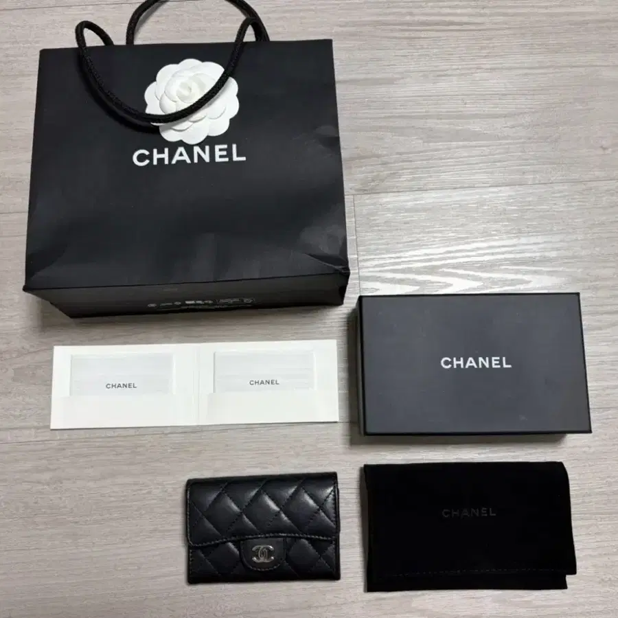[S급/ 정품] 샤넬 클래식 카드지갑 램스킨 블랙
