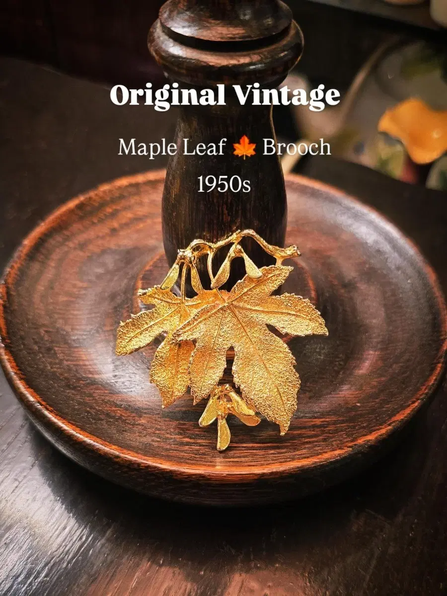 (1950s) Vintage Golden Maple Leaf Brooch
