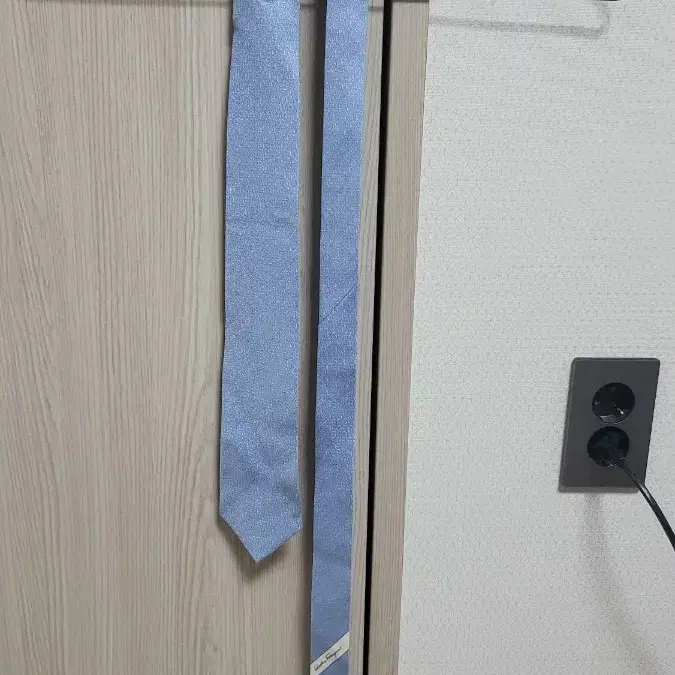 페라가모 실크 넥타이 블루 패턴