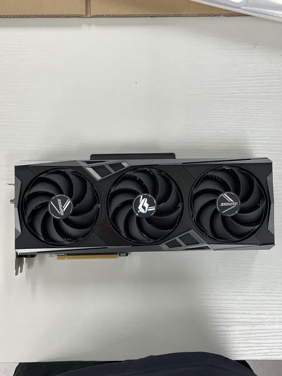 컬러풀 iGame RTX 4070ti Vulcan oc-v(s급)