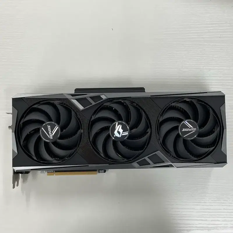컬러풀 iGame RTX 4070ti Vulcan oc-v(s급)
