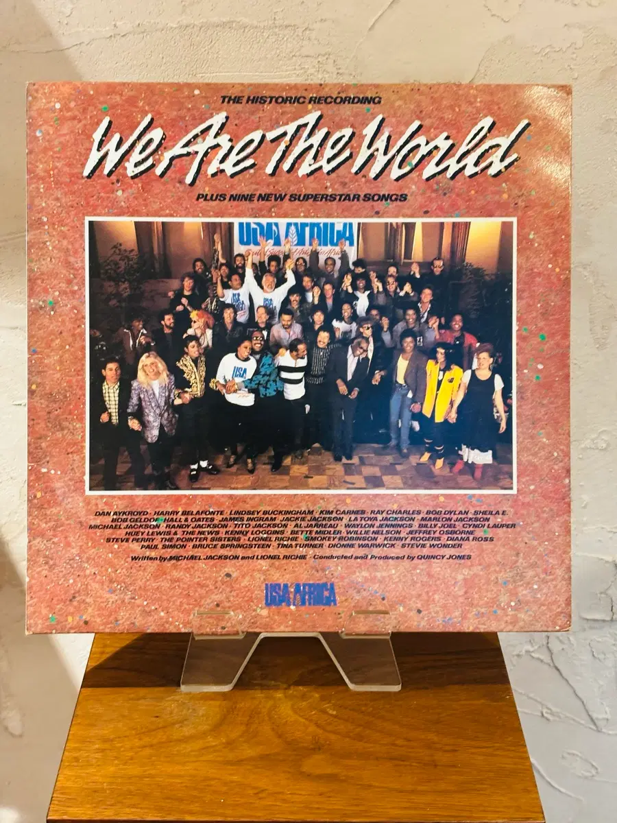 위아더월드 LP