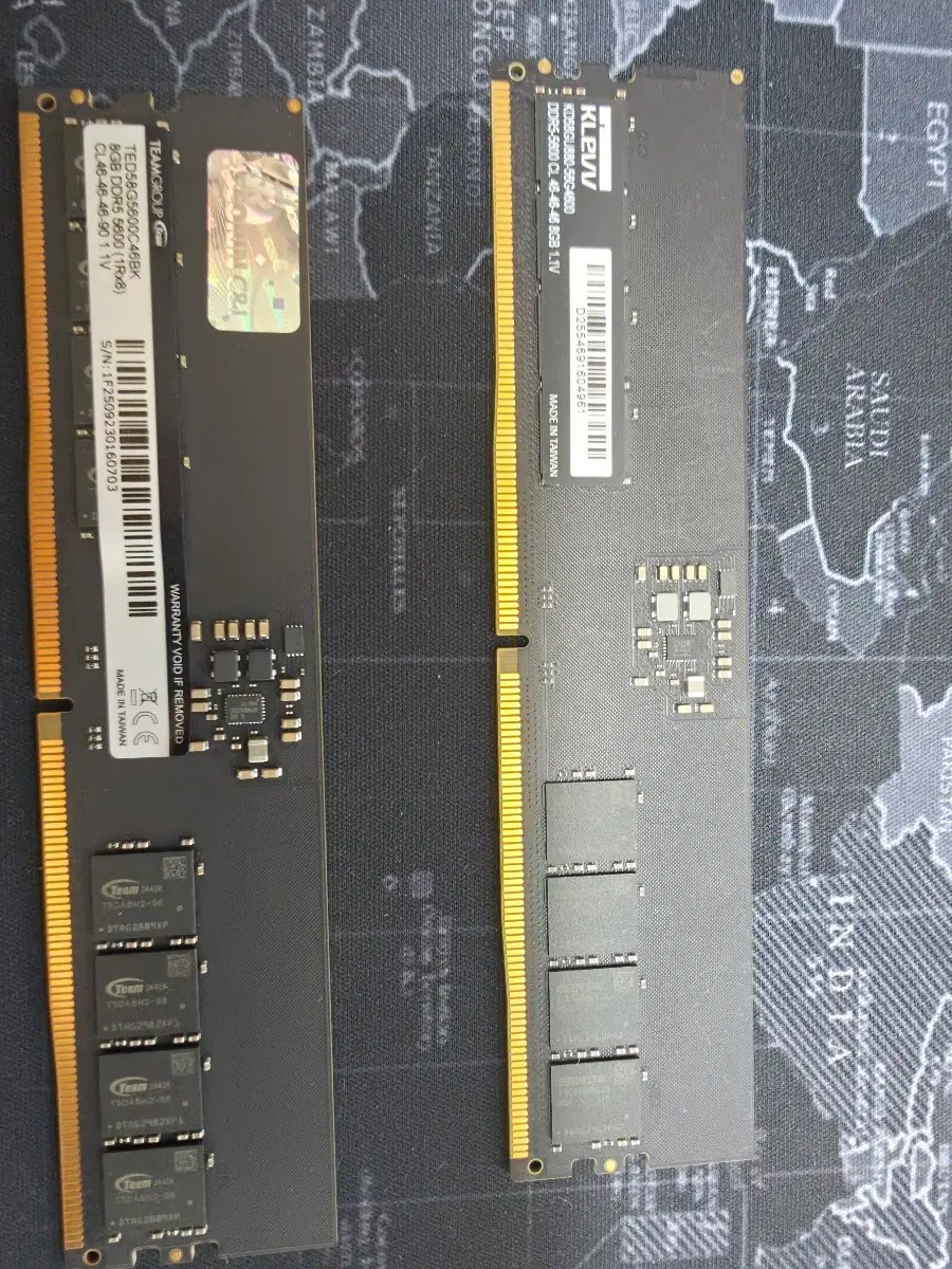 에센코어 ddr5램 8기가 + 팀그룹 ddr5램 8기가