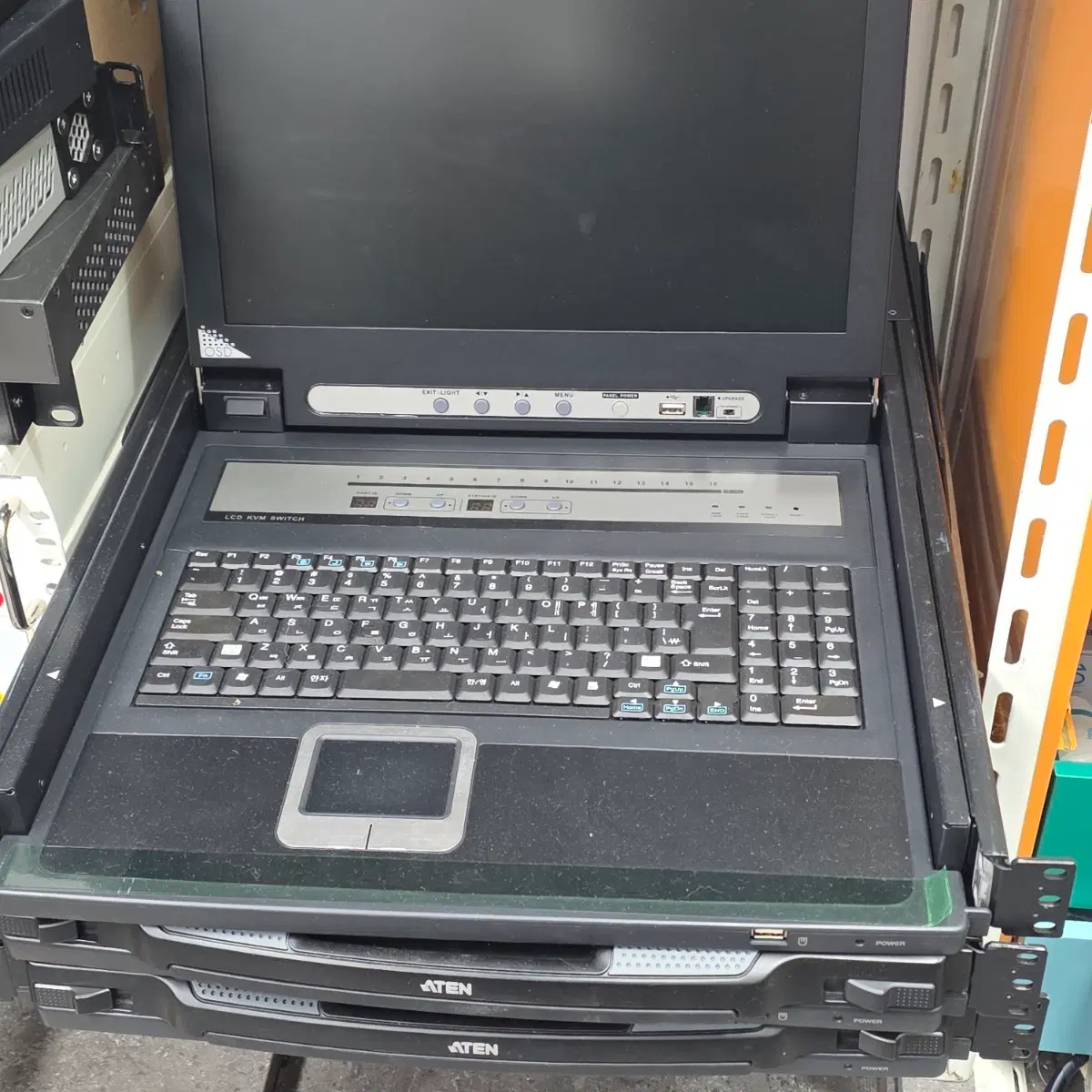 lcd kvm switch cl1008m
