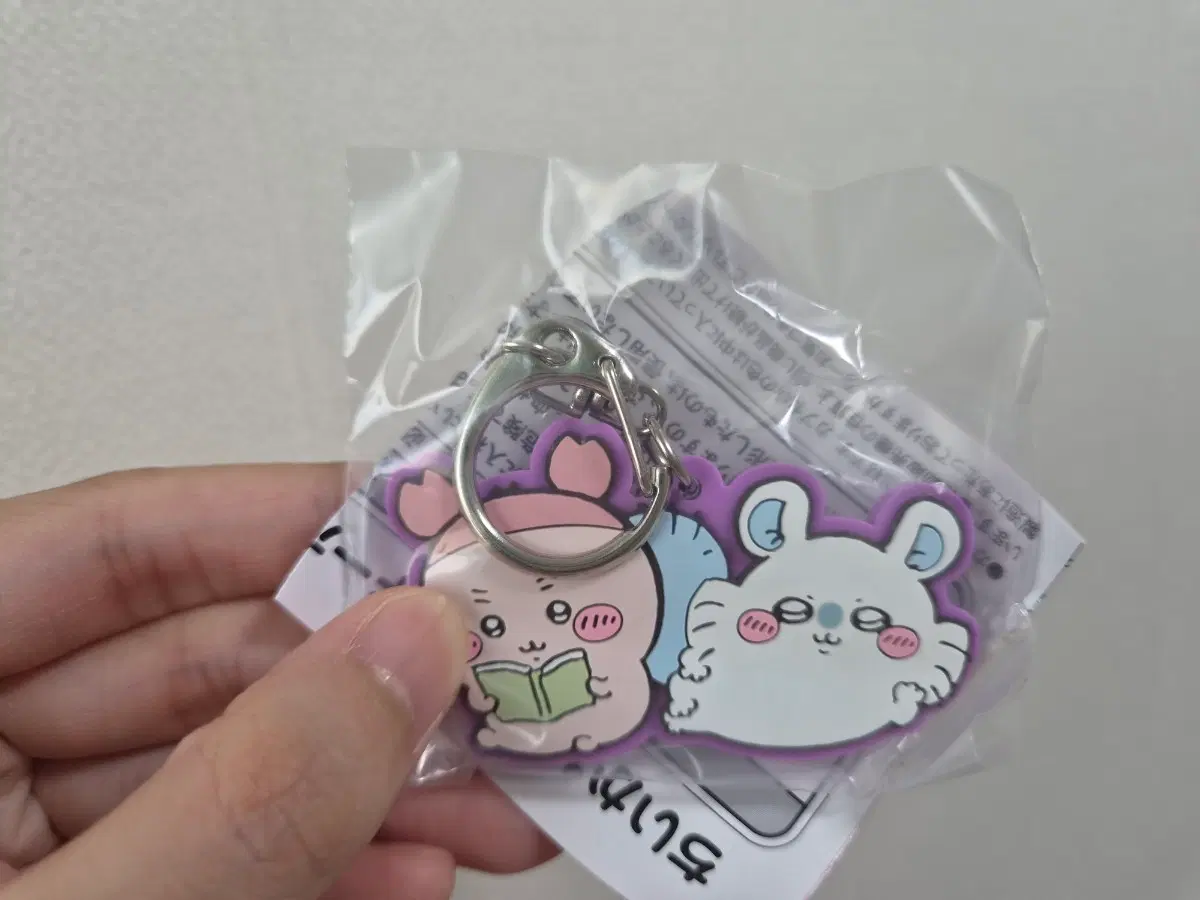 치이카와 러버참 키링 가챠 모몽가 카니