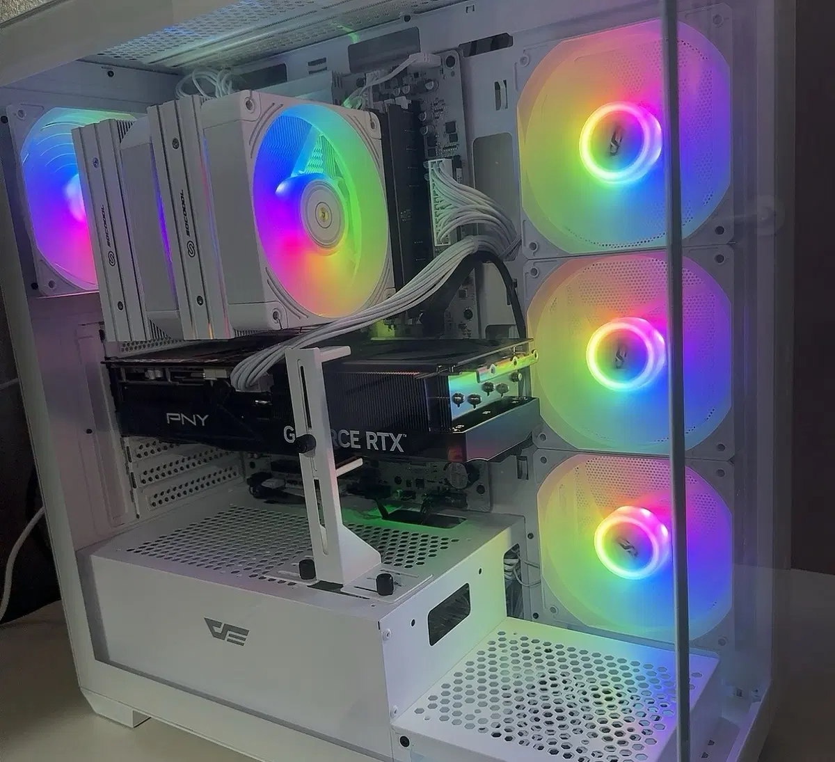 고사양 PC 9800x3d , 5070ti , ddr5 64gb (32x2)