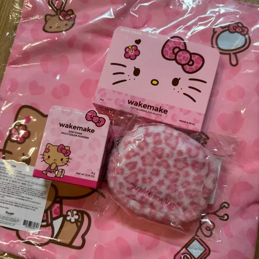 웨이크메이크 레오파드 헬로키티 컬렉션 에코백+ 미니 파우치 키링
