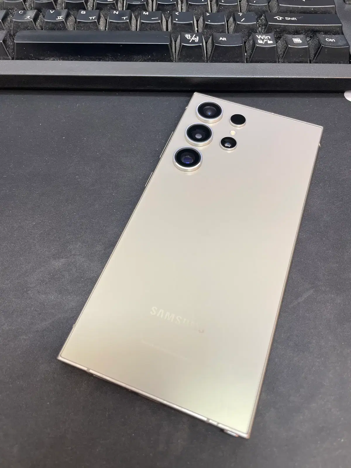 갤럭시S24울트라 그레이 256GB 무잔상 상태좋은 중고74만3천팝니다