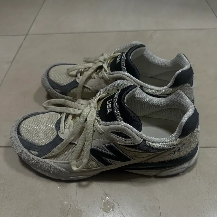 뉴발란스 990v3 문빔 마카다미아 290