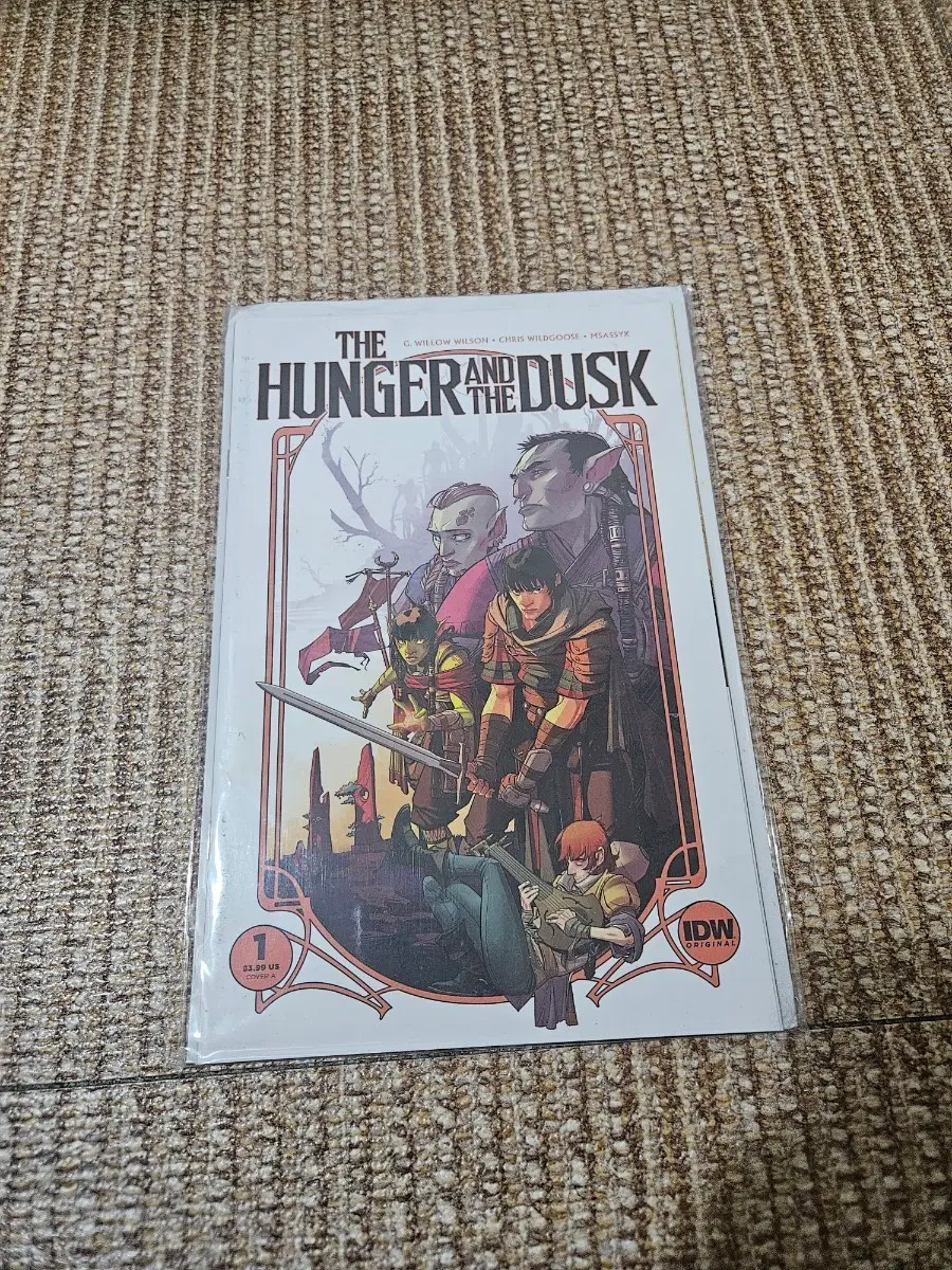 인디 / H / The Hunger and the Dusk #1