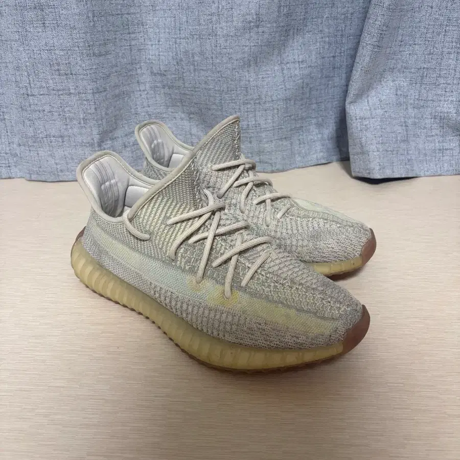 Yeezy boost 350 시트린