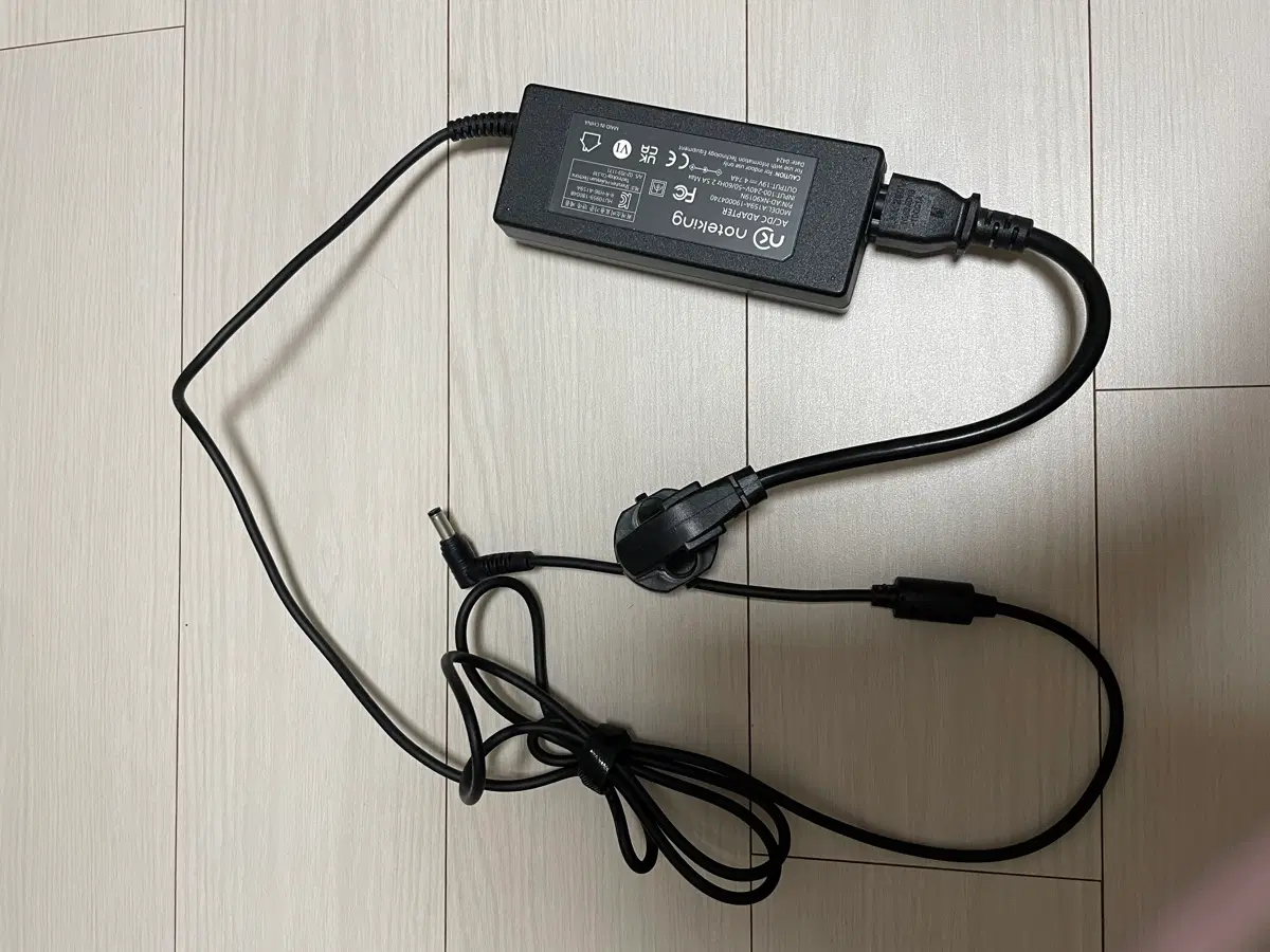 한성 노트북 충전기 19V 4.74A 90w