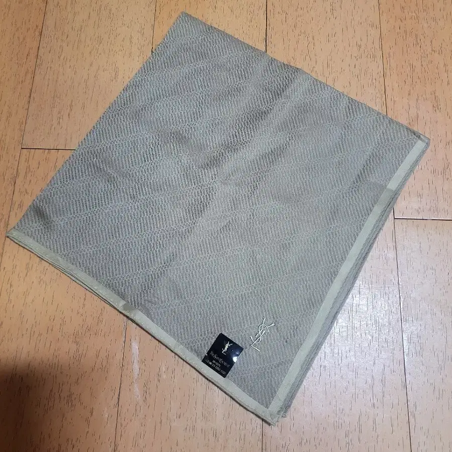 입셍로랑 손수건
