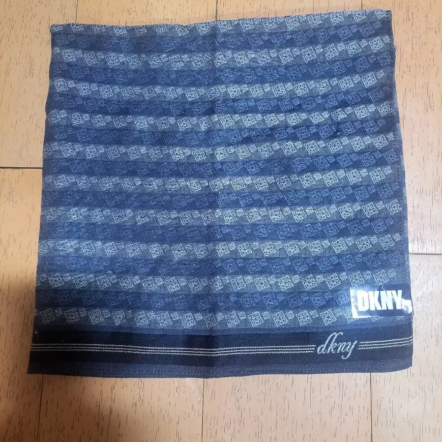 DKNY 손수건