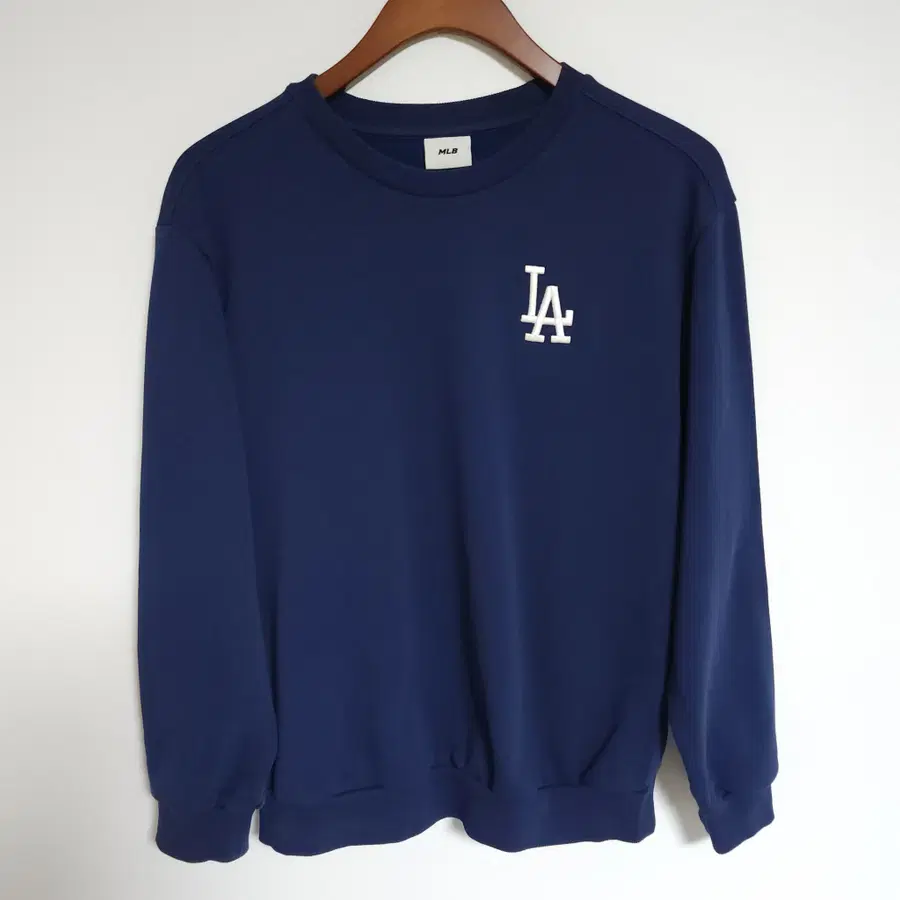 573 MLB 블루 맨투맨