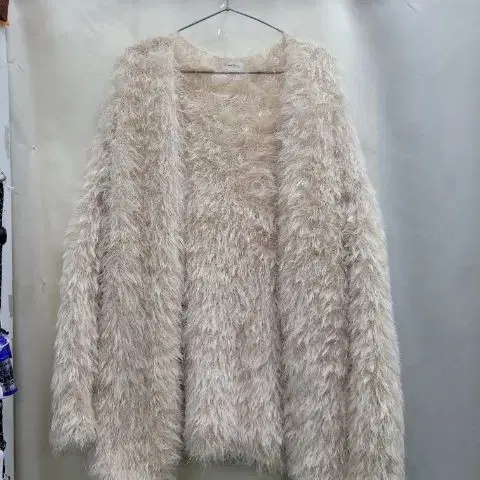 페이크퍼 가디건 아이보리