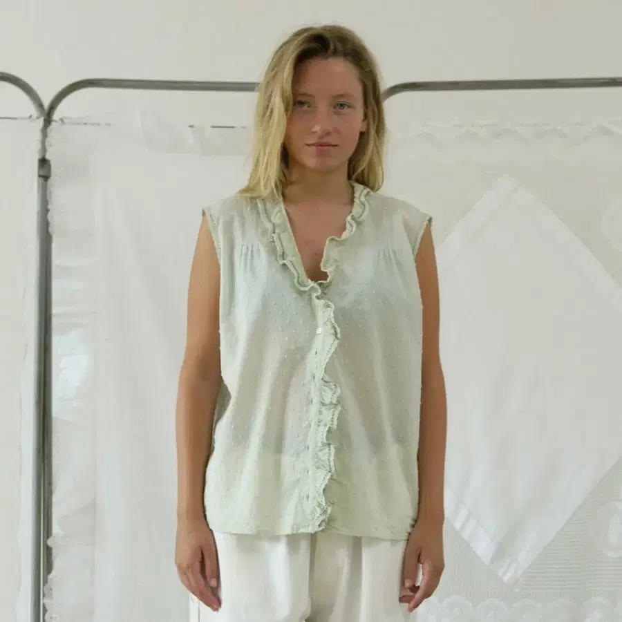 [비아플레인] Via Bell frill sleeveless (Mint)