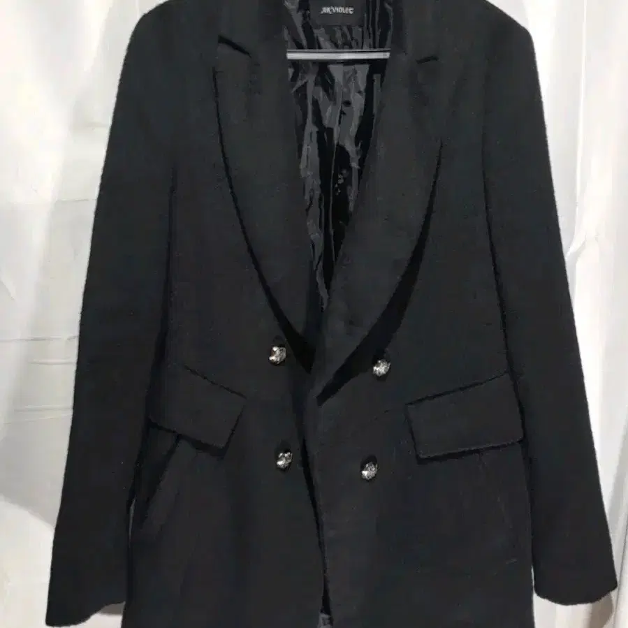 블랙 더블 버튼 코트