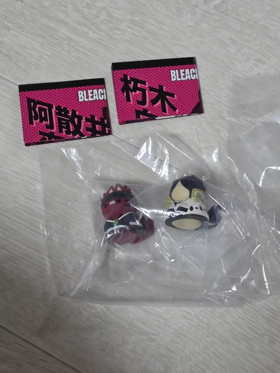 블리치 메가캣 바쿠야, 렌지 팝니다