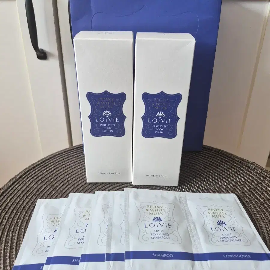 로이비 바디워시+바디로션(피오니&화이트머스크) +샴푸10ml 5개+컨디셔너10ml5개