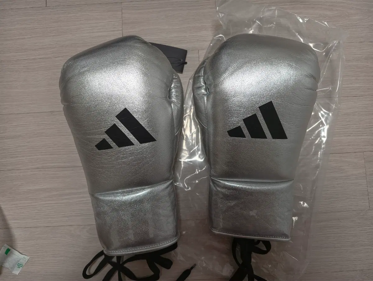아디스타 750 말총 복싱 글러브 10온스 XL