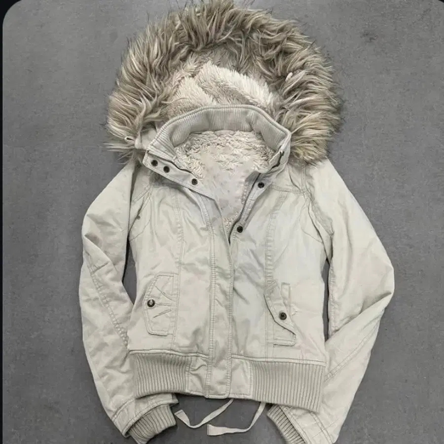 cryptic tokyo 베이지 헤어 컬러 자켓BEIGE HAIR COLLAR JACKET