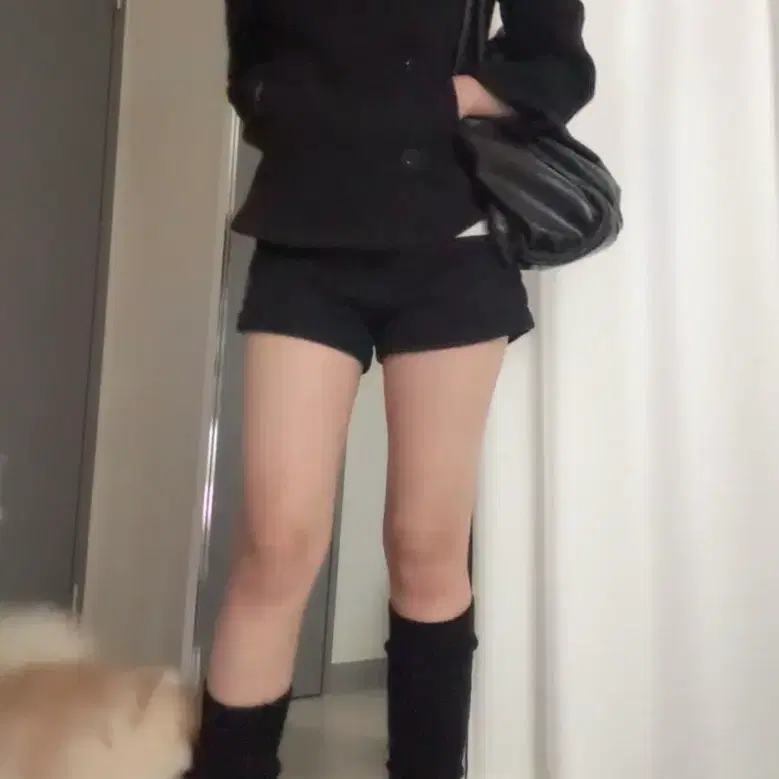 블랙 숏 코트